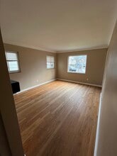 152 Perry Pl in Wyandotte, MI - Building Photo - Building Photo