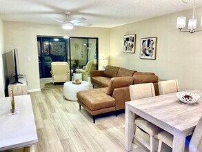 4607 Longwater Chase in Sarasota, FL - Building Photo - Building Photo