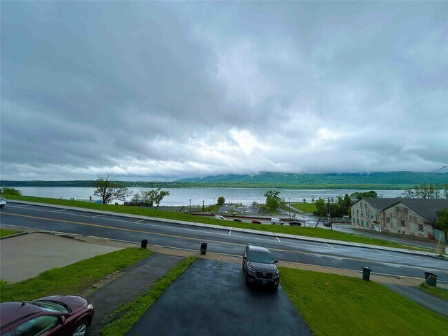 34 Washington Pl in Newburgh, NY - Building Photo - Building Photo