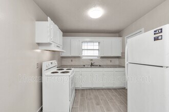 4679 Weaver Rd in Houston, TX - Building Photo - Building Photo