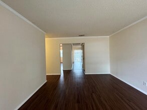 5905 Burrough Dr in Austin, TX - Building Photo - Building Photo