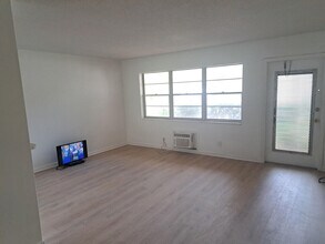 243 Canterbury K in West Palm Beach, FL - Building Photo - Building Photo