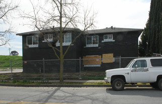 7460 Rogers Ln in Gilroy, CA - Foto de edificio - Building Photo