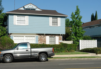 4541 Hazeltine Ave in Sherman Oaks, CA - Building Photo - Building Photo