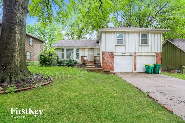 10100 W 97th Terrace in Overland Park, KS - Building Photo