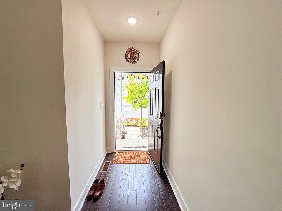 161 Livingston Ln in Exton, PA - Building Photo