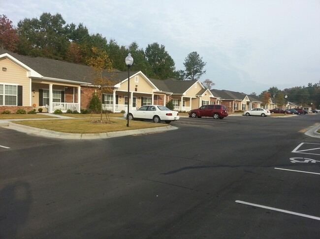 Stoney Creek Apartments - 55+ Community in Laurinburg, NC - Building Photo - Building Photo