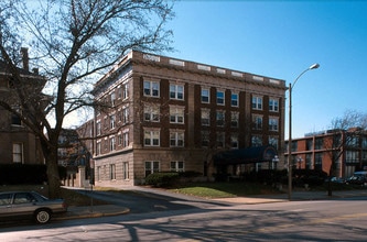 4616 Lindell Blvd. (Carleton Apt) in St. Louis, MO - Building Photo - Building Photo