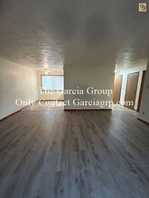 581 Holmes Ln in Oregon City, OR - Building Photo - Building Photo