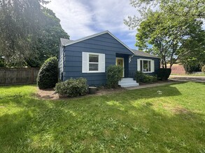 2782 Stark St in Eugene, OR - Building Photo - Building Photo