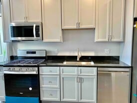 12 O St, Unit 1. in Boston, MA - Building Photo