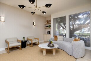 291 S Euclid Ave, Unit 0210 in Pasadena, CA - Building Photo