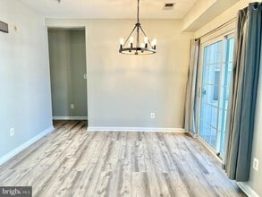 25340 Lake Mist Square in Chantilly, VA - Building Photo - Building Photo