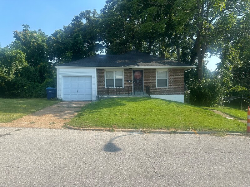 6737 Kenwood Dr in St. Louis, MO - Building Photo