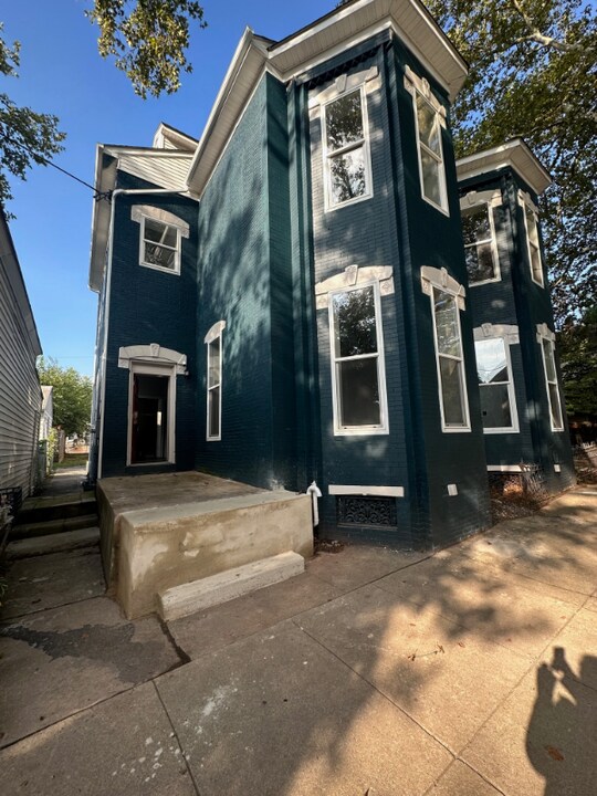 355 Walnut St-Unit -Unit A in Pottstown, PA - Building Photo