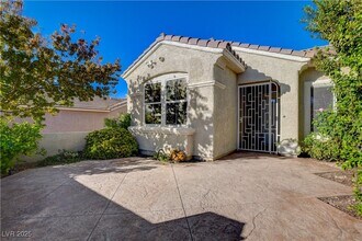 2682 Grand Forks Rd in Henderson, NV - Building Photo - Building Photo