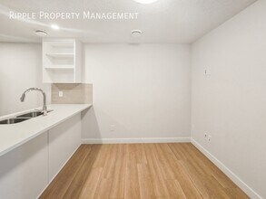 102 Silverton Glen Gate SW in Calgary, AB - Building Photo - Building Photo