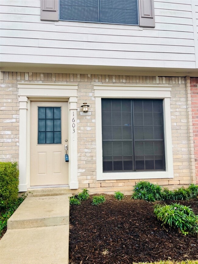 property at 2910 Grants Lake Blvd