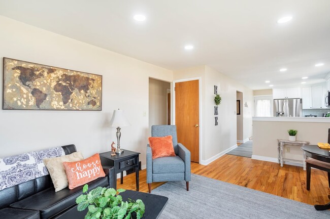 2346 Pine St in Whitehall, PA - Building Photo - Building Photo