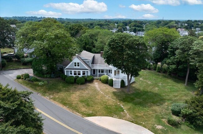 26 Bel Air Rd in Hingham, MA - Building Photo - Building Photo