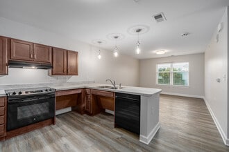 Bee Creek Crossing (Senior Apartments 55+) in Murray, KY - Foto de edificio - Interior Photo