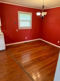 131 Waggoner St photo'