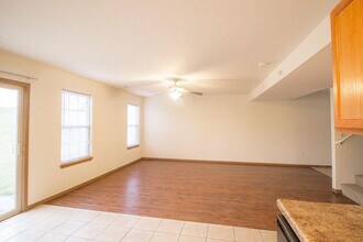 5303 Silver Mill Dr in Columbia, MO - Building Photo - Building Photo