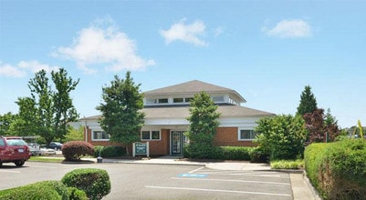 Clearfield Apartments in Colonial Heights, VA - Foto de edificio - Building Photo