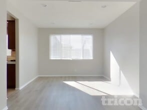 6134 W Ave J 12 in Lancaster, CA - Building Photo - Building Photo