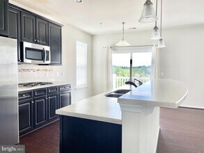 43913 Centergate Dr in Ashburn, VA - Building Photo - Building Photo