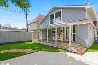 2005 Portsmouth St in Houston, TX - Building Photo - Building Photo