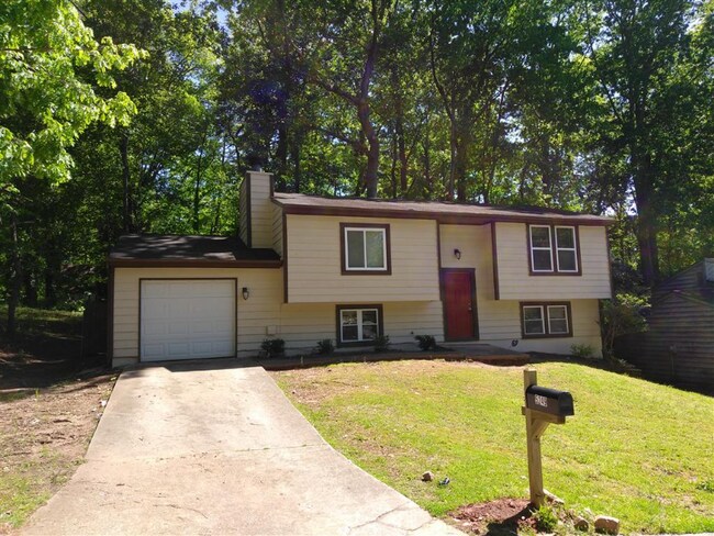 5249 Martins Crossing Rd in Stone Mountain, GA - Building Photo - Building Photo