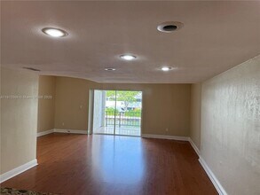3745 NE 171 St in North Miami Beach, FL - Building Photo - Building Photo