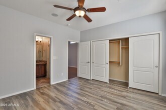 2565 E Southern Ave in Mesa, AZ - Building Photo - Building Photo