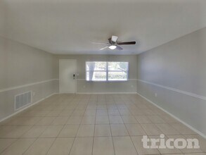 6320 Moog Rd in Holiday, FL - Building Photo - Building Photo