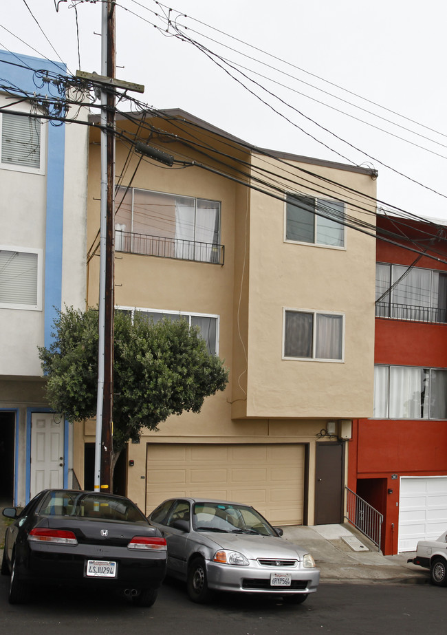 91 Lausanne Ave in Daly City, CA - Foto de edificio - Building Photo