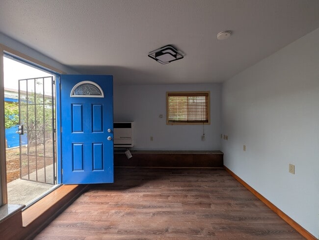 5819 Bayview Ave, Unit In law unit, Unit In law unit