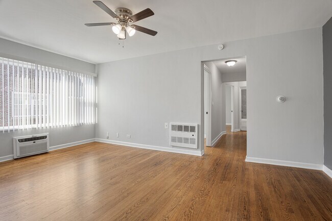 7638 N Eastlake Terrace in Chicago, IL - Building Photo - Building Photo