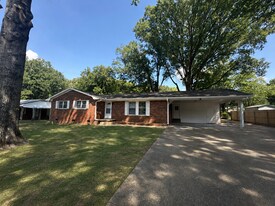 224 Ridgedale Dr in Jackson, TN - Building Photo