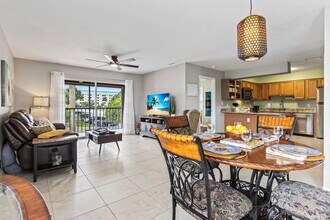 175 SE Village Dr in Port St. Lucie, FL - Building Photo - Building Photo