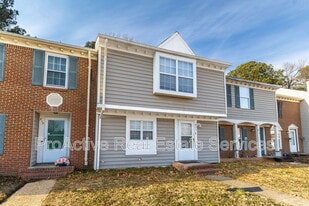 815 Montrose Ct in Chesapeake, VA - Building Photo
