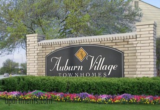 Auburn Village Townhomes in Pontiac, MI - Foto de edificio - Building Photo