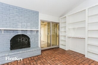 2956 Meadow Green Dr in Farmers Branch, TX - Building Photo - Building Photo