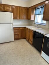 787 N Summit St, Unit 2 in Barberton, OH - Foto de edificio - Building Photo