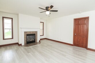 230-1 Grandale Dr in Valparaiso, IN - Building Photo - Building Photo