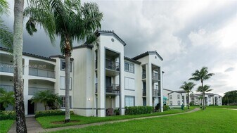 4360 NW 107th Ave in Doral, FL - Building Photo