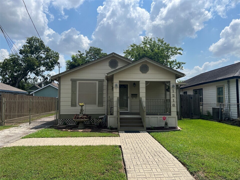 1216 Northwood St in Houston, TX - Building Photo