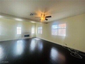 660 Bonanza Plain Ave in Henderson, NV - Building Photo - Building Photo