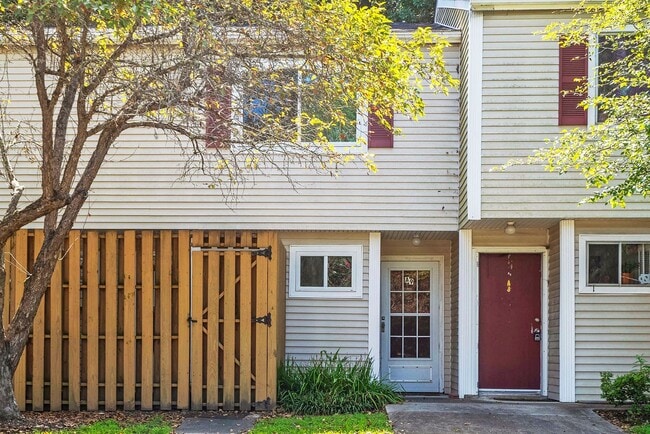 property at 220 Elizabeth St