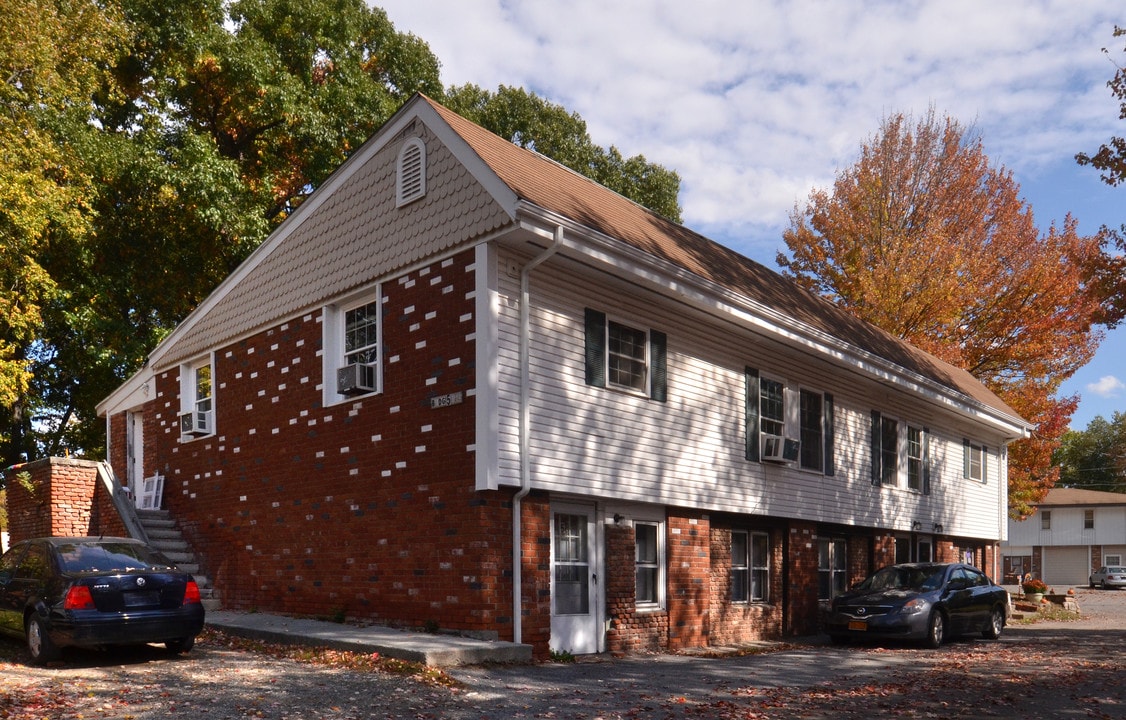 136 Stringham Rd in Lagrangeville, NY - Building Photo